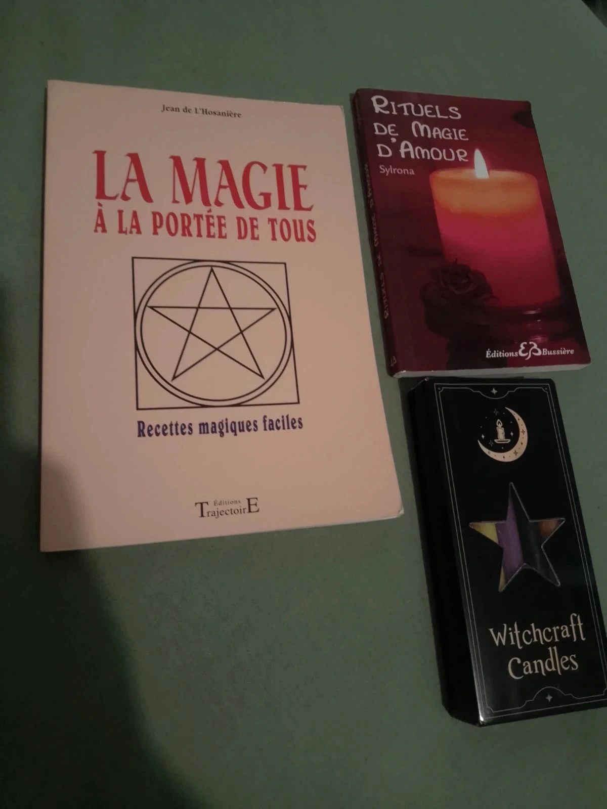 2 livres de magie et bougies de rituels